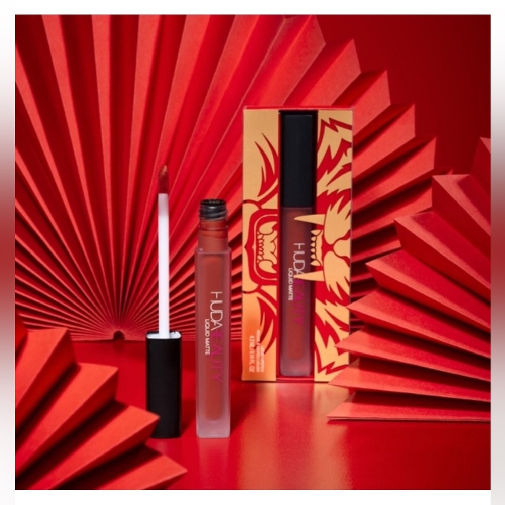 🆕 Huda Beauty Liquid Matte Lipstick in Red 08 Lucky BNIB Limited Edition